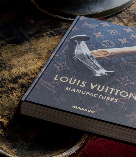 louis vuitton booking.